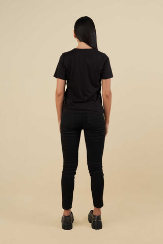 Camiseta Con Aplique Gothic 39CT0037 Negro