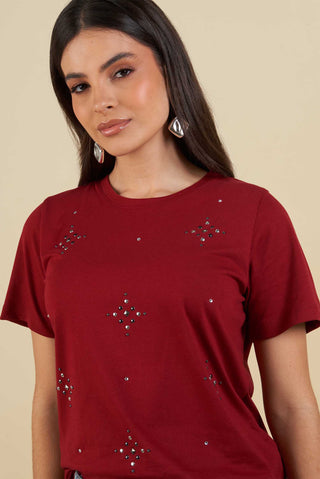 Camiseta Con Aplique Gothic 39CT0037 Vinotinto