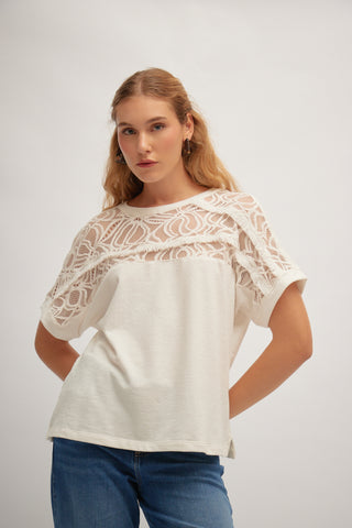 Camiseta con Aplique Chenille