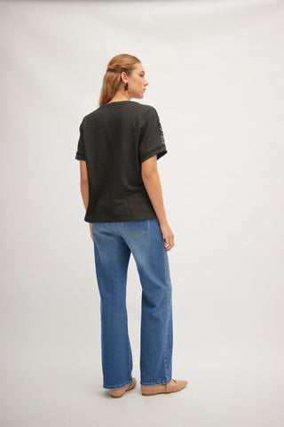 Camiseta con Aplique Chenille