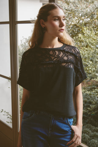 Camiseta con Aplique Chenille