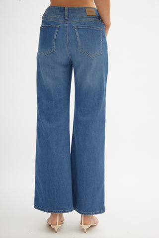 Mom Jean Venus