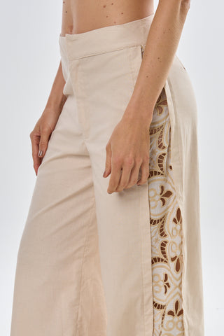 Pantalón con Ojalillo Arasari
